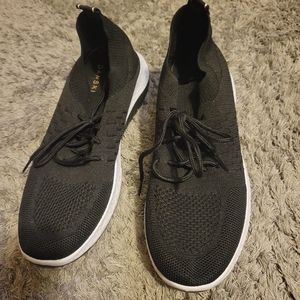 Women's Black Danskin slip on sneakers